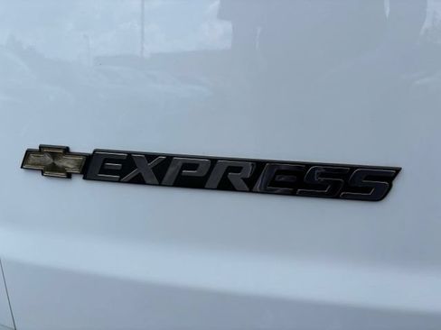 Used 2025 Chevrolet Express 2500 w/ Driver Convenience Package RWD image 6