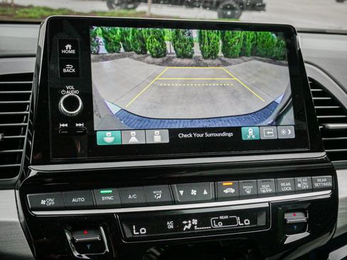 New 2026 Honda Odyssey Touring image 24