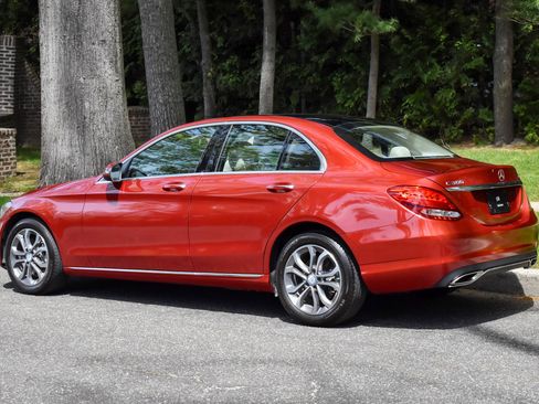 Used 2017 Mercedes-Benz C 300 4MATIC Sedan image 6