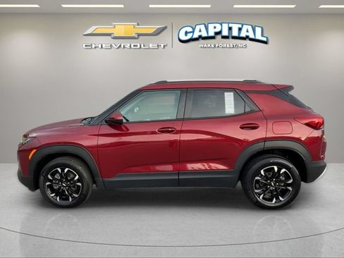 Used 2023 Chevrolet TrailBlazer LT w/ Convenience Package AWD/4WD image 2