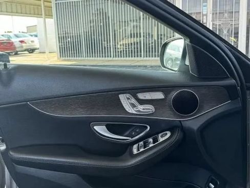 Used 2019 Mercedes-Benz C 300 4MATIC Sedan image 18