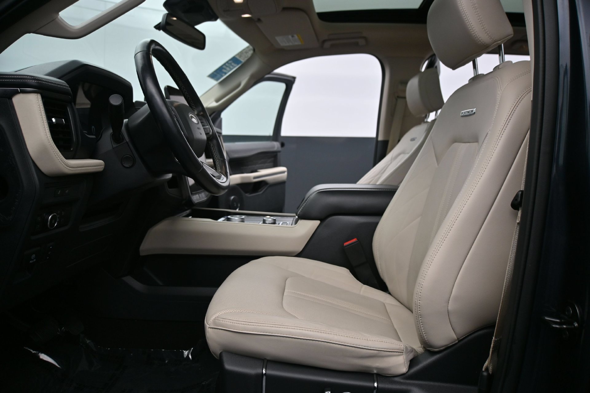 Used 2024 Ford Expedition Max Platinum AWD/4WD image 22