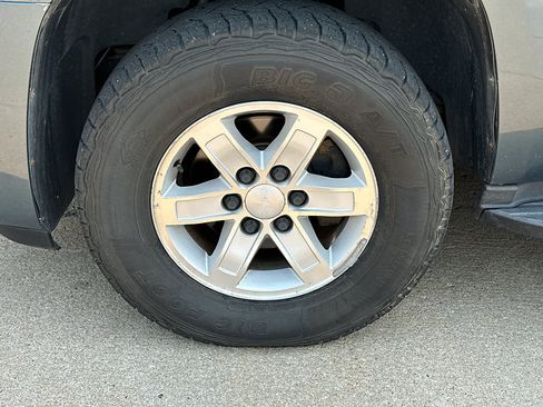 Used 2010 GMC Yukon SLT AWD/4WD image 3