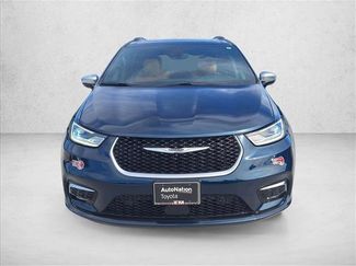 Used 2023 Chrysler Pacifica Pinnacle video 2