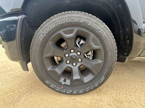 New 2026 RAM 1500 Big Horn AWD/4WD image 9