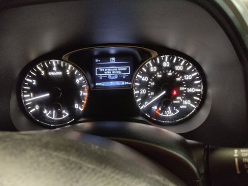 Used 2020 Nissan Pathfinder Platinum image 23