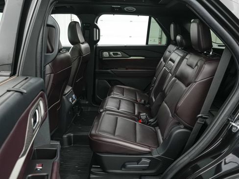 Certified 2025 Ford Explorer Platinum AWD/4WD image 21