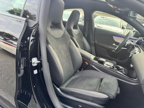 Used 2023 Mercedes-Benz CLA 250 image 36