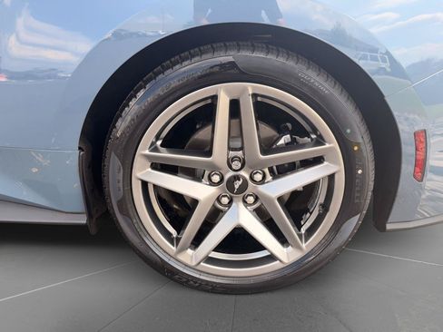 Used 2024 Ford Mustang Coupe RWD image 11