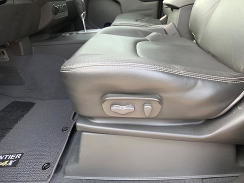 Used 2021 Nissan Frontier PRO-4X w/ Pro-4x Utility Package image 12