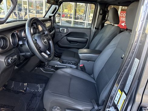 Used 2019 Jeep Wrangler Unlimited Sport S AWD/4WD image 22