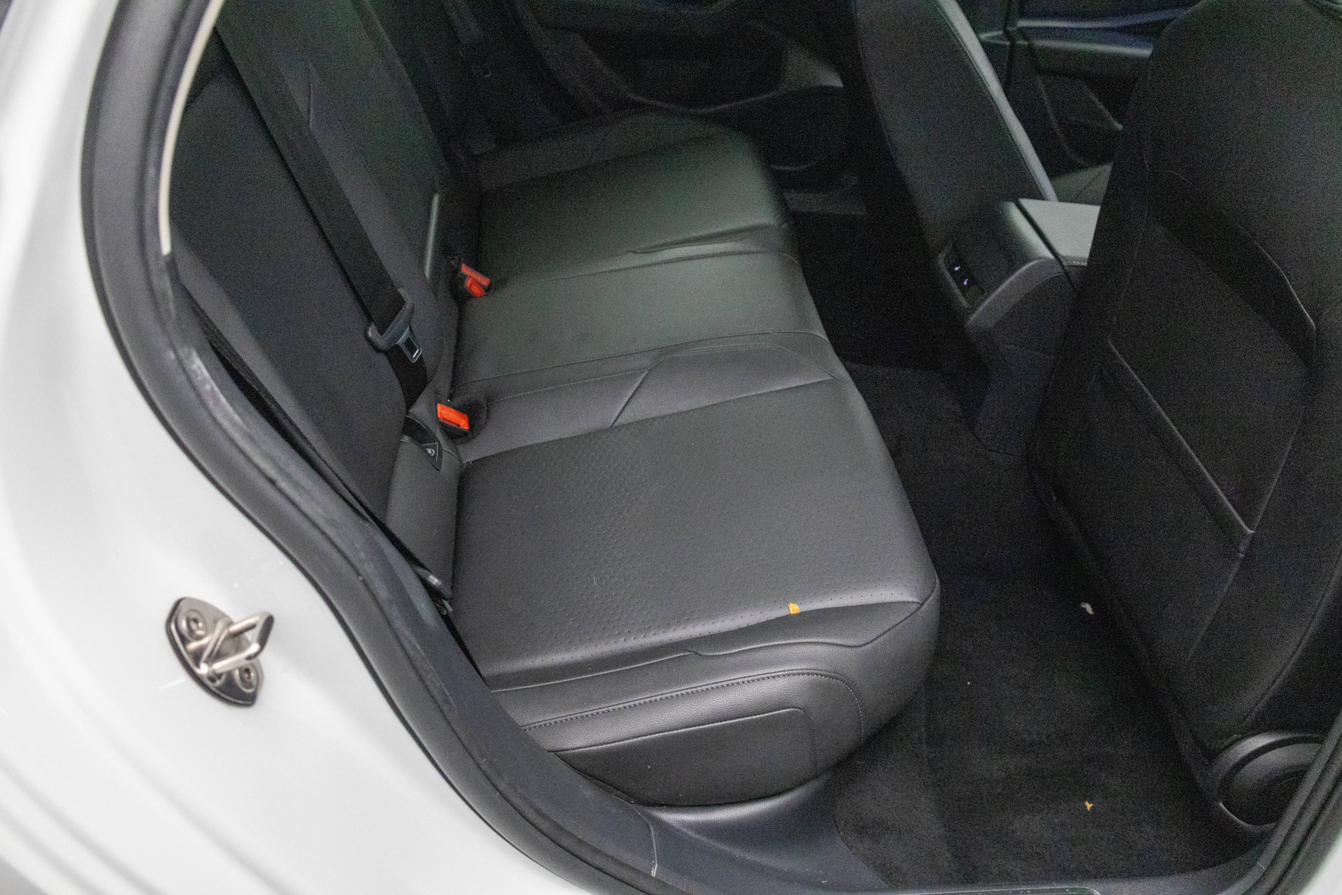 Used 2019 Volkswagen Jetta SEL w/ Cold Weather Package FWD image 28