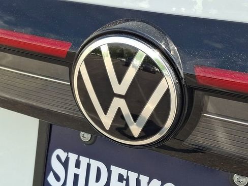 New 2026 Volkswagen Taos SE AWD/4WD image 12