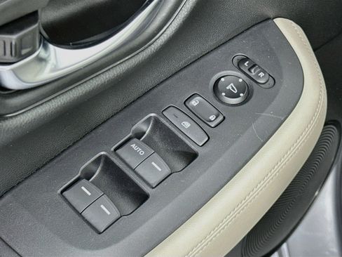 Certified 2024 Honda HR-V LX image 17