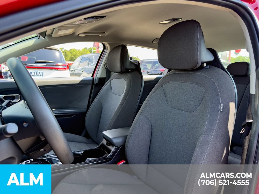 Used 2025 Kia K4 FWD image 5