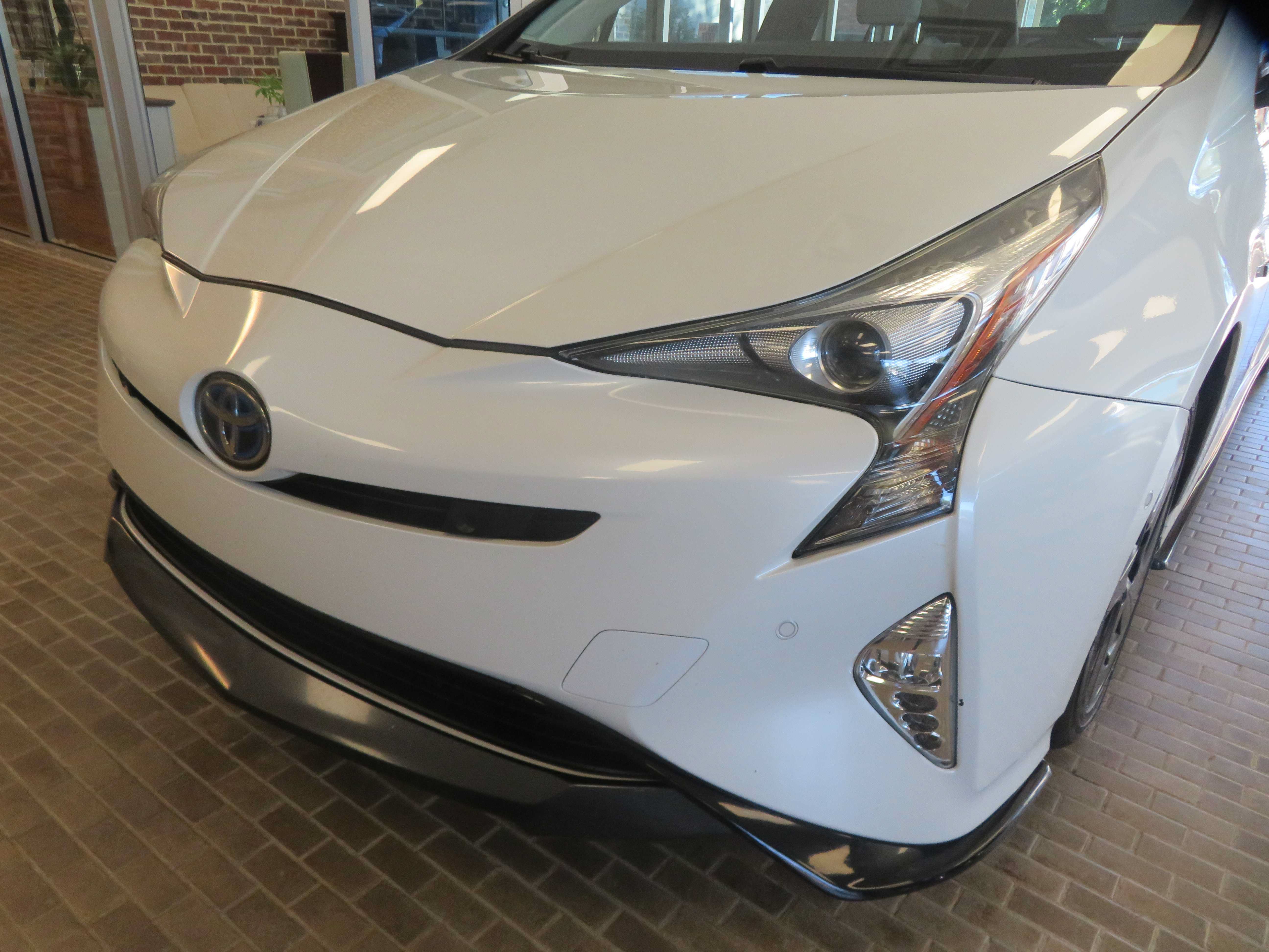 Used 2017 Toyota Prius Four Touring w/ Appearance Package FWD image 54