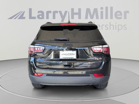 Used 2017 Jeep Compass Limited w/ Safe & Security Group AWD/4WD image 2