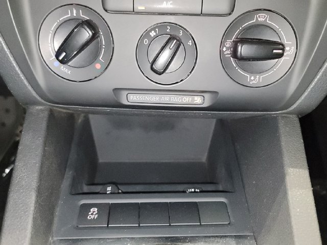 Used 2014 Volkswagen Jetta SE FWD image 27