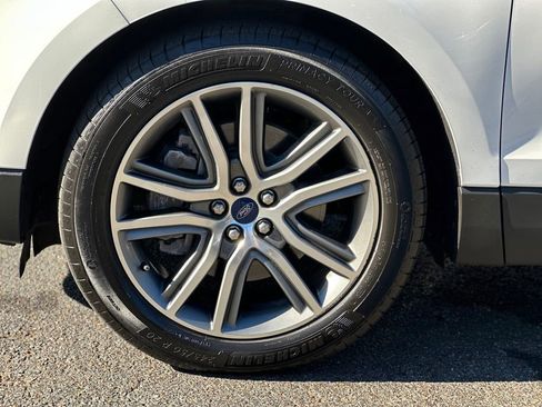 Used 2021 Ford Edge Titanium image 23