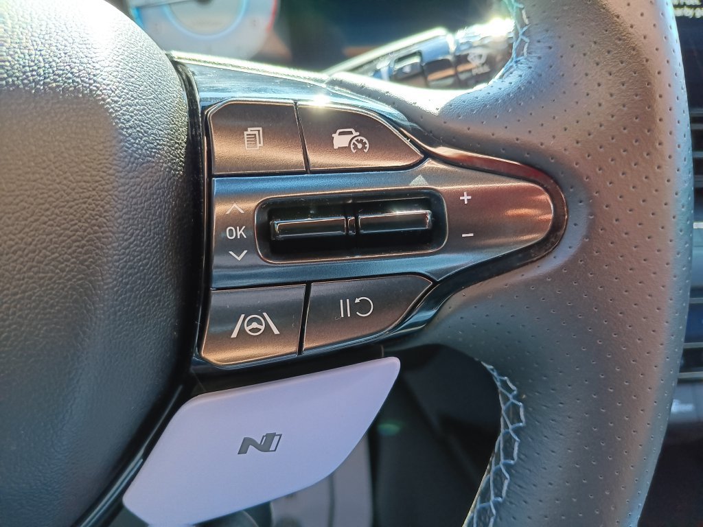 Used 2023 Hyundai Elantra N FWD image 7