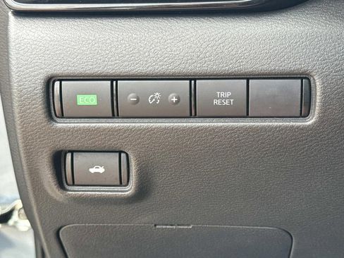 Certified 2024 Nissan Sentra SR FWD image 30