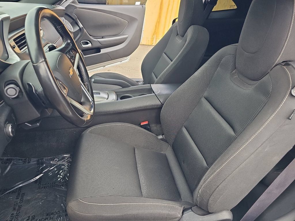 Used 2015 Chevrolet Camaro LT RWD image 15