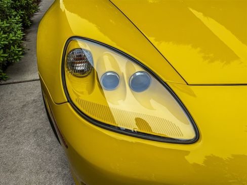 Used 2009 Chevrolet Corvette Z06 w/ Preferred Equipment Group RWD image 11