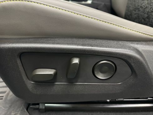 Used 2024 Chevrolet Colorado ZR2 w/ Technology Package image 23