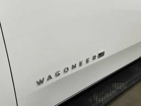 Used 2024 Jeep Wagoneer L Series II w/ Flexible Seating Group RWD image 31