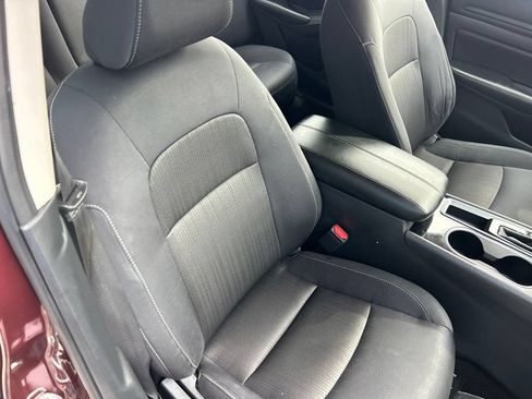 Used 2024 Nissan Altima 2.5 SV FWD image 14