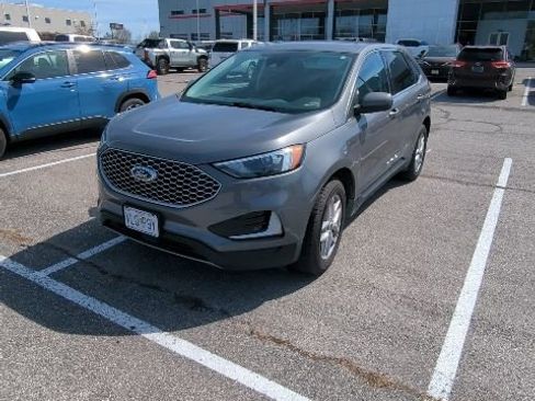 Used 2024 Ford Edge SEL image 9