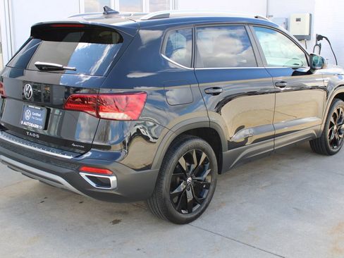 Certified 2022 Volkswagen Taos SE image 6