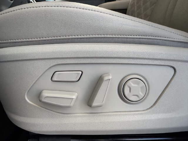Used 2023 Kia Sorento SX AWD/4WD image 25