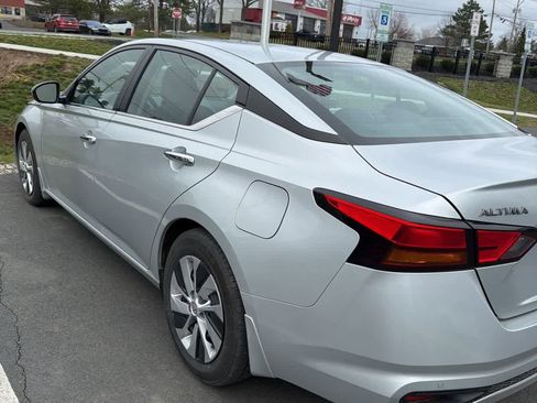 Used 2023 Nissan Altima 2.5 S image 3