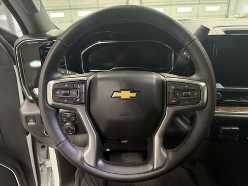 Certified 2024 Chevrolet Silverado 1500 LT w/ Z71 Off-Road Package AWD/4WD image 29