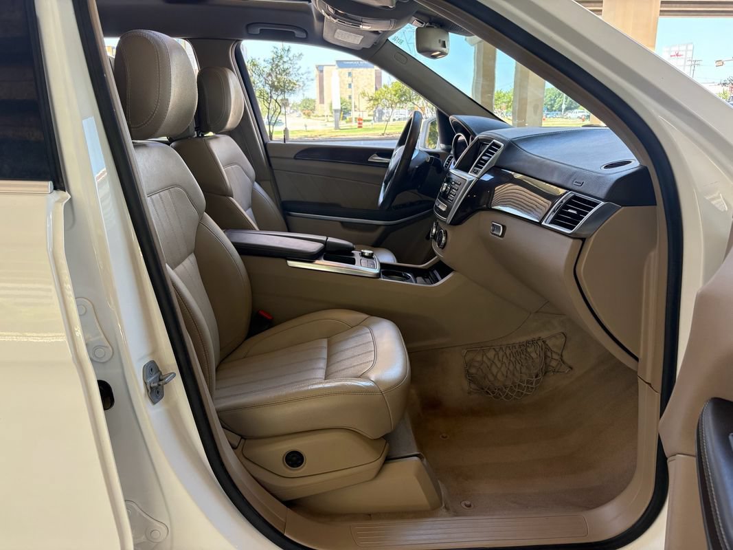 Used 2014 Mercedes-Benz GL 450 4MATIC image 24