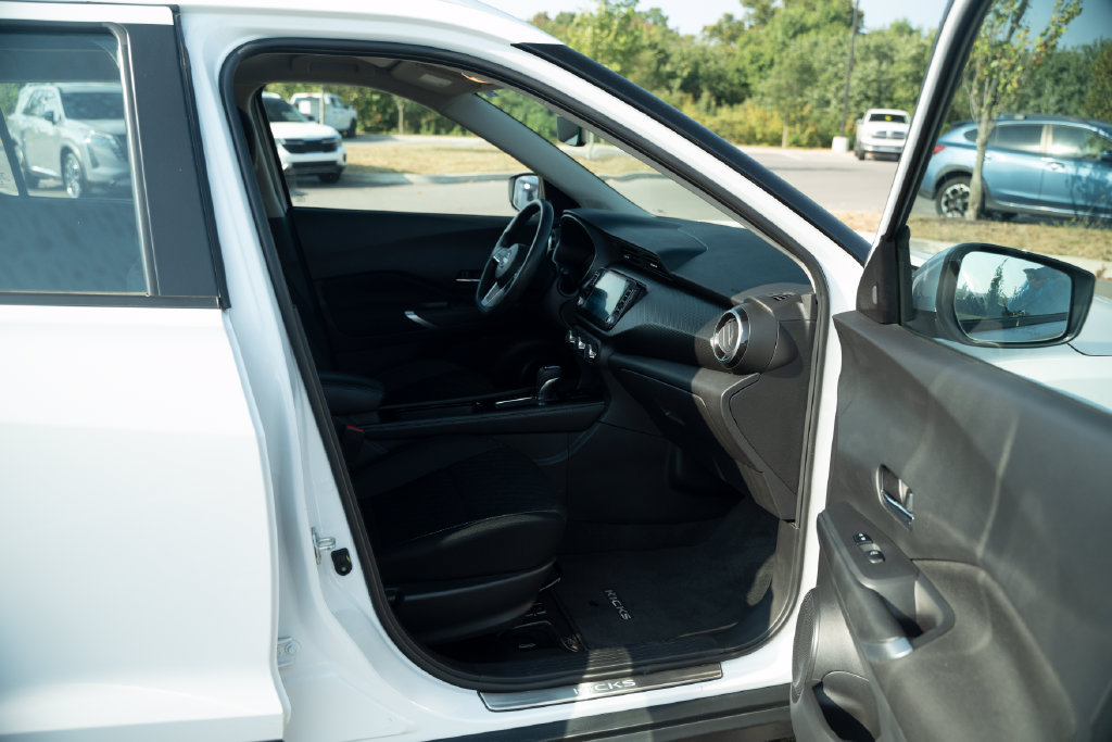 Used 2023 Nissan Kicks SV w/ Interior Electronics Package FWD image 21
