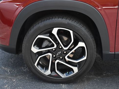 Used 2024 Chevrolet Trax RS w/ Driver Confidence Package FWD image 11