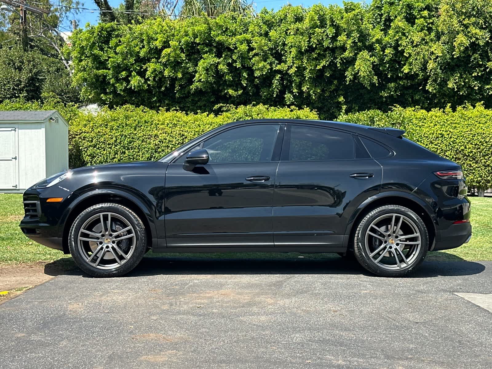 Certified 2023 Porsche Cayenne Coupe AWD/4WD image 2