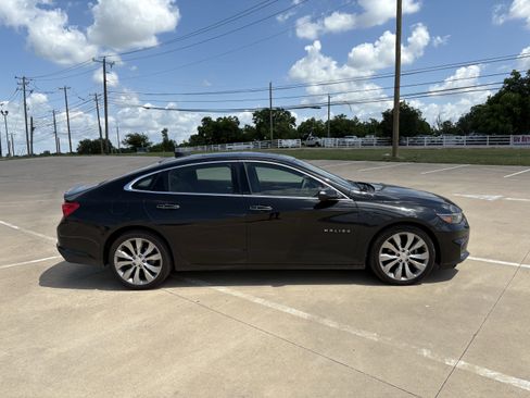 Used 2017 Chevrolet Malibu Premier w/ Premier Sun and Wheel Package FWD image 6