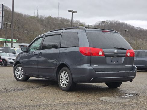 Used 2010 Toyota Sienna LE image 6