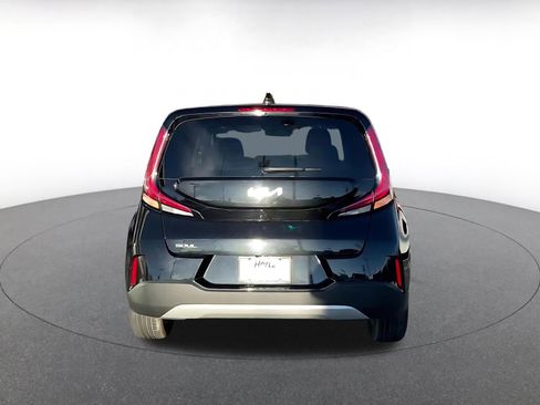 Used 2025 Kia Soul LX w/ LX Technology Package image 12