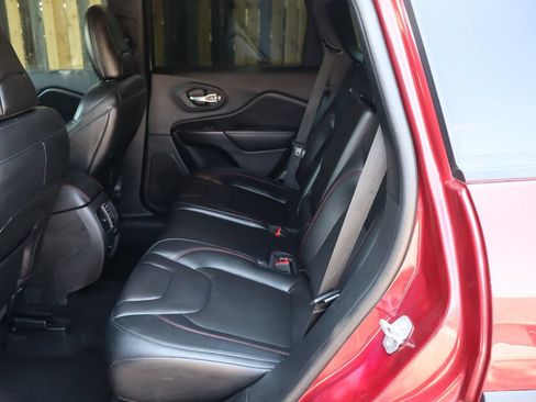 Used 2020 Jeep Cherokee Trailhawk w/ Comfort/Convenience Group AWD/4WD image 20