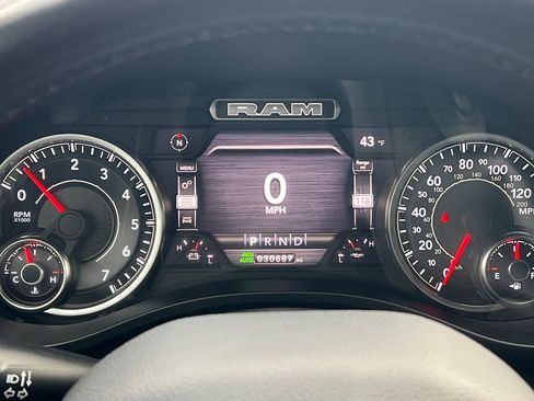 Used 2022 RAM 1500 Laramie image 34