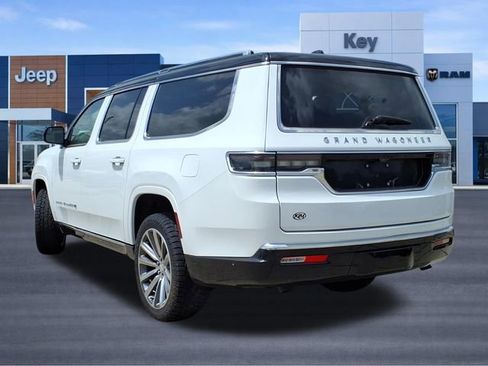Used 2023 Jeep Grand Wagoneer L Series II AWD/4WD image 3