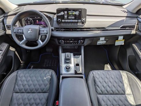 New 2025 Mitsubishi Outlander SEL image 14