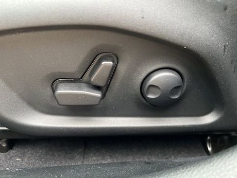 Used 2024 Jeep Compass Limited image 18