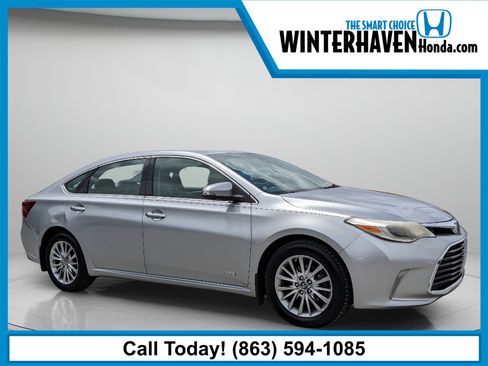 Used 2018 Toyota Avalon Limited FWD image 1
