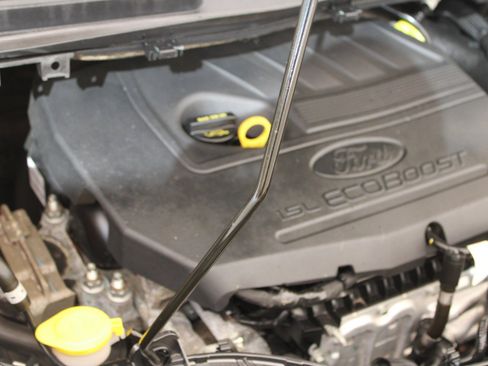 Used 2017 Ford Escape SE w/ Equipment Group 201A image 31