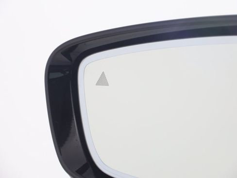 Used 2025 BMW M8 Competition image 32